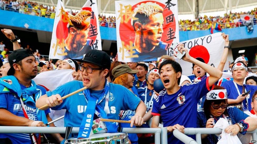 102121612japanfans-c876964b4466c2765a57b194c52b7026.jpg