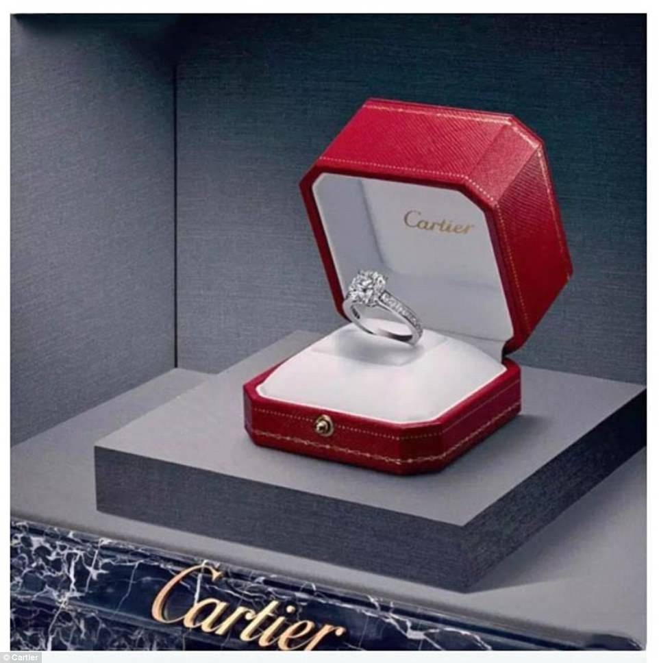 Anillo compromiso Ronaldo