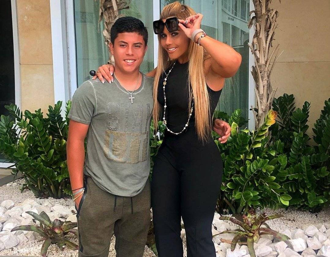 Maripily pasa junto a su hijo Joe Joe