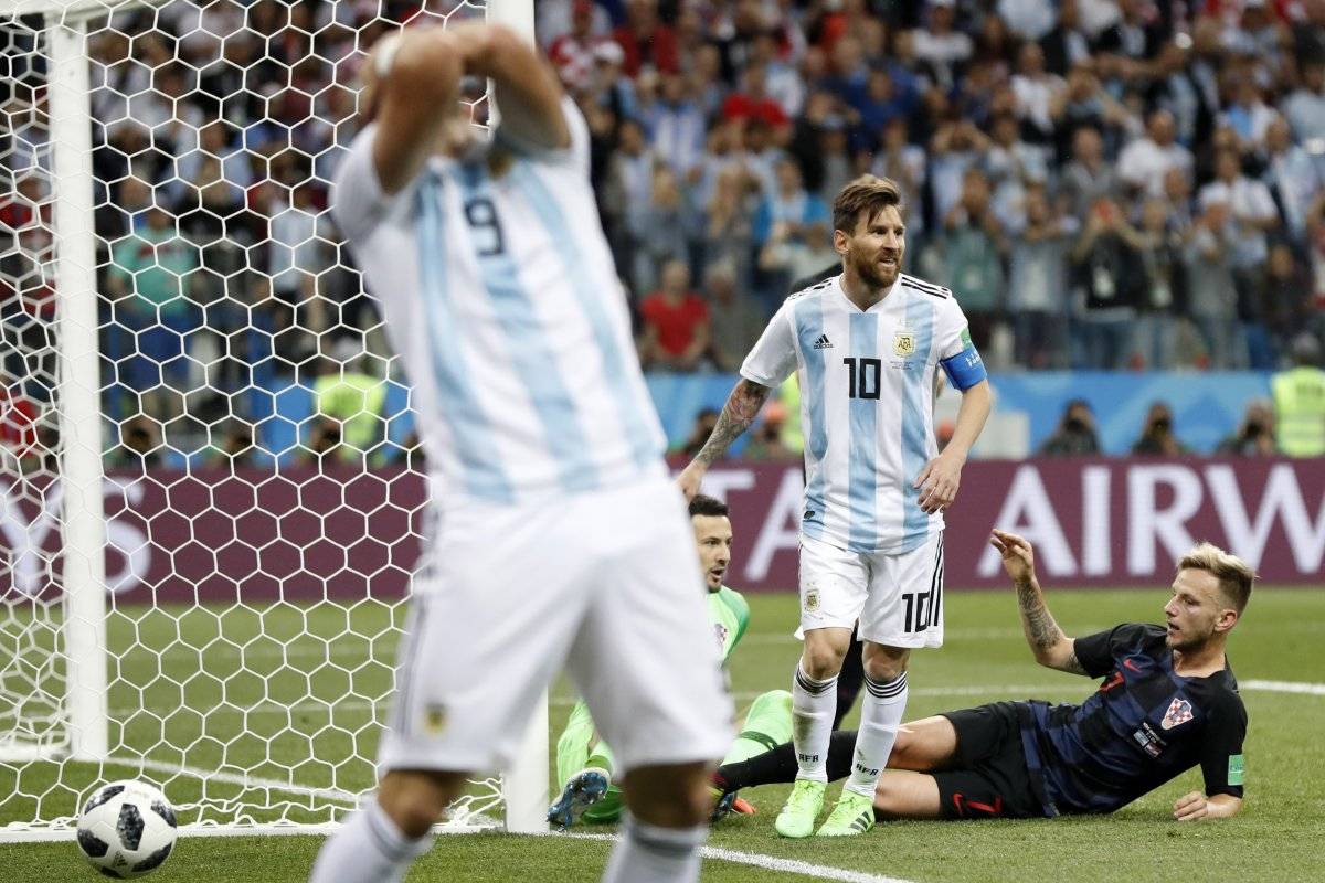 Rostros de dolor ante goleada de Argentina