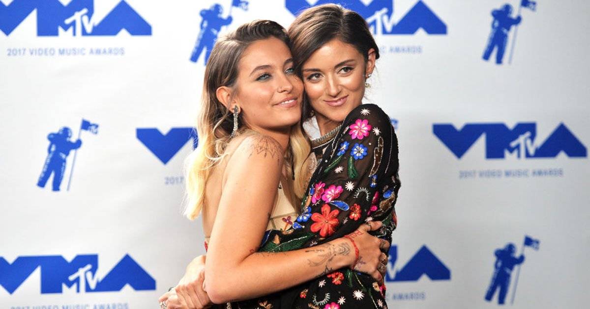 Paris Jackson e a DJ Caroline D