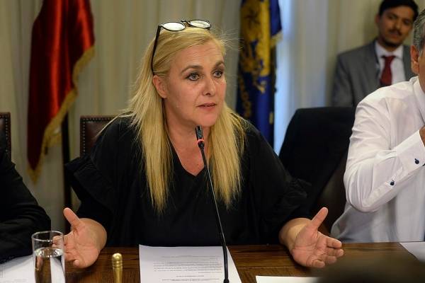 Pamela Jiles nuevamente se lanza contra Briones: "Su crueldad con las personas que están sufriendo es inexplicable"