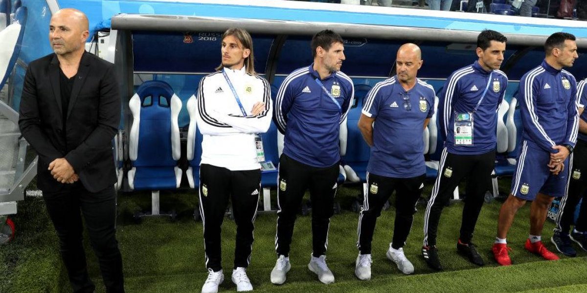 Murió la flor En Argentina aseguran que Sampaoli y Beccacece casi se van a las manos en pleno camarín en el Mundial