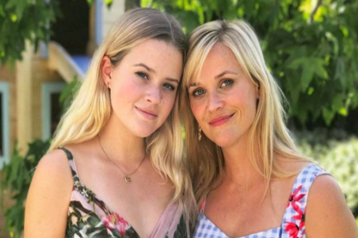 Reese Witherspoon Hija