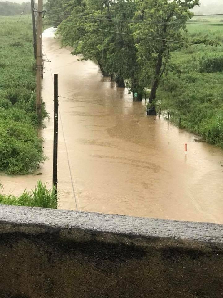 Inundación en carretera de Naguabo