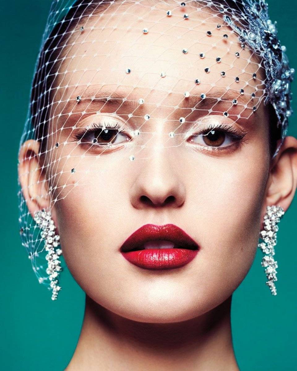 Labios rojos dama