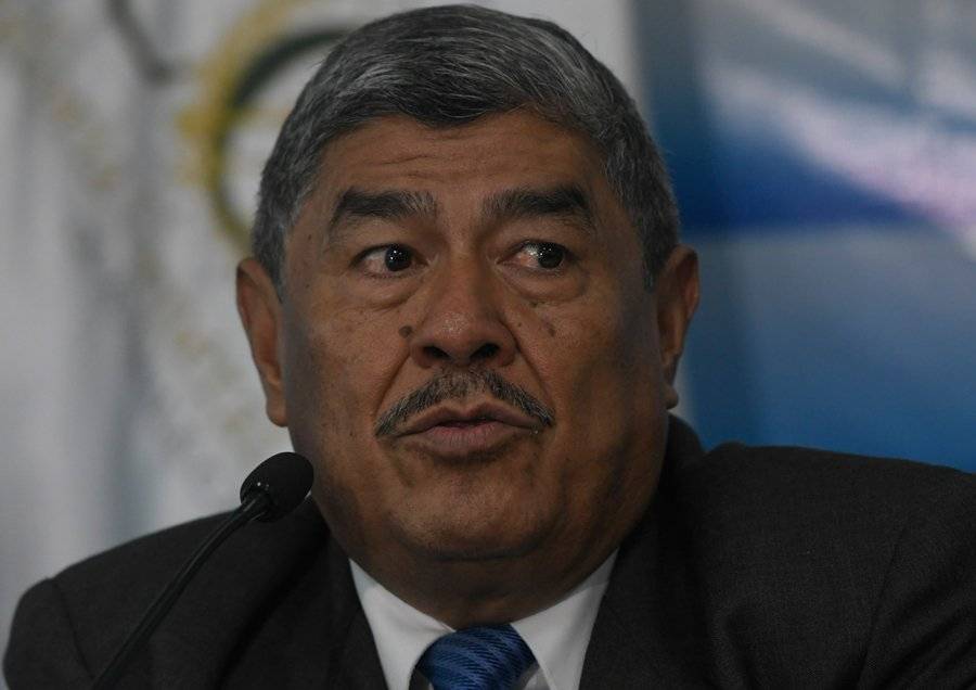 Carlos Mencos.