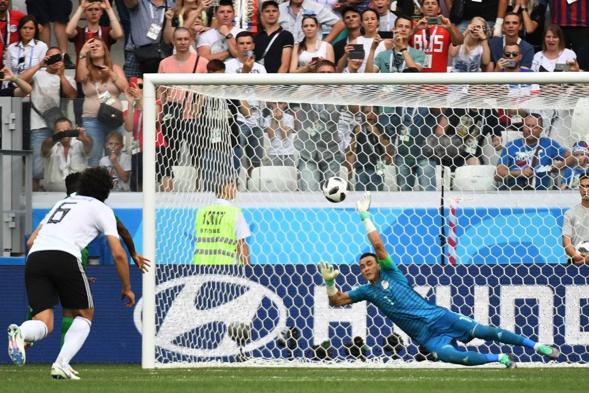 A sus 45 años El Hadary atajó un penal
