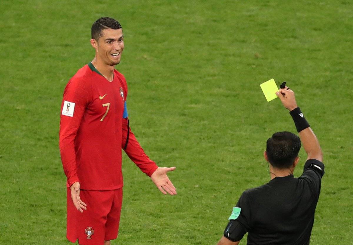 Cartão amarelo Cristiano Ronaldo
