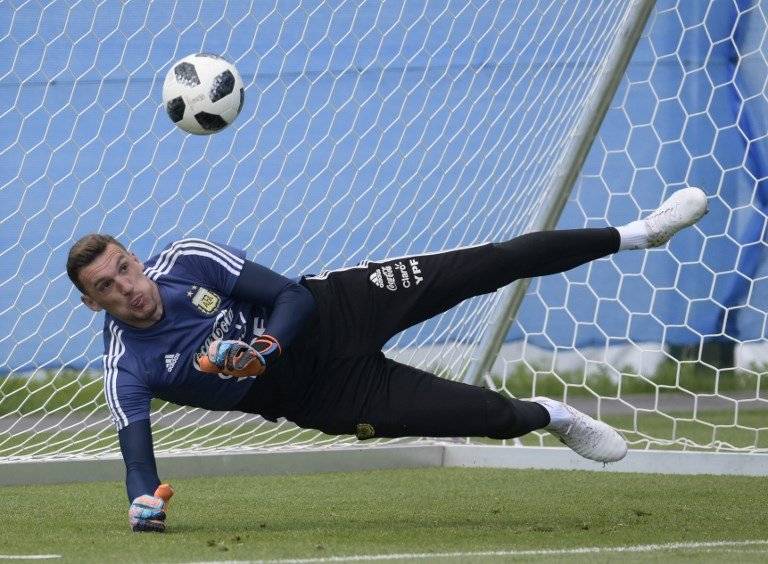 Franco Armani entrena durante el Mundial Rusia 2018