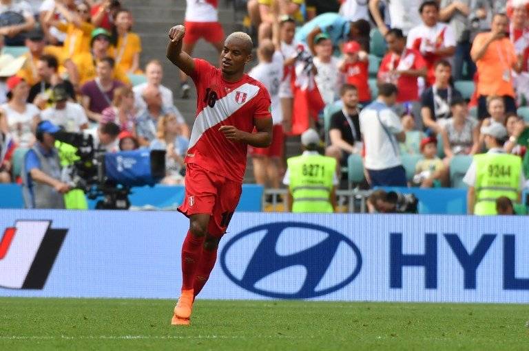 Carrillo celebró su tanto con Perú