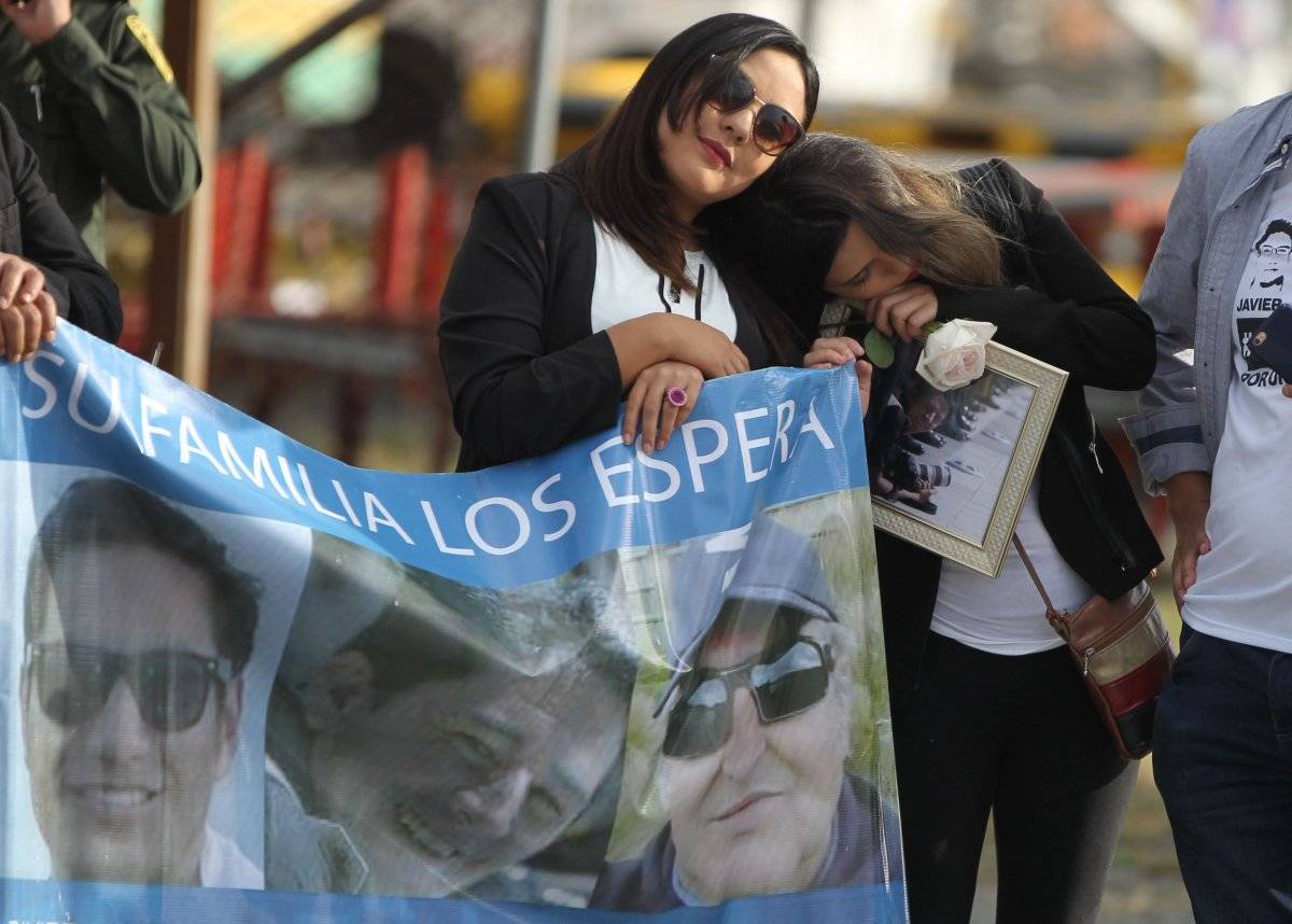 Trasladan a Ecuador cuerpos del equipo periodístico del diario El Comercio