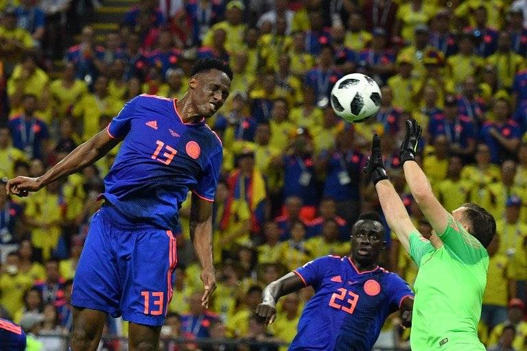 Momento en que Mina concreta un sólido cabezazo y anota para Colombia ante Polonia