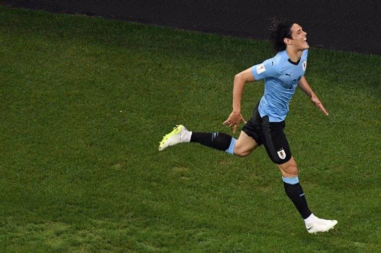 Cavani celebra su gol frente al equipo portugués
