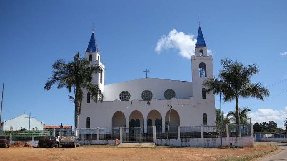 102152618mesquitaigreja-1c14414dd4aecddc51ba4de06e109816.jpg