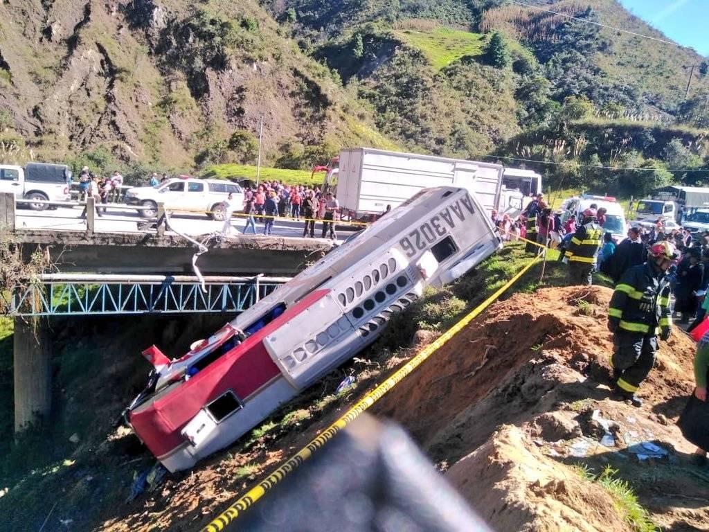 17 heridos tras accidente en Loja