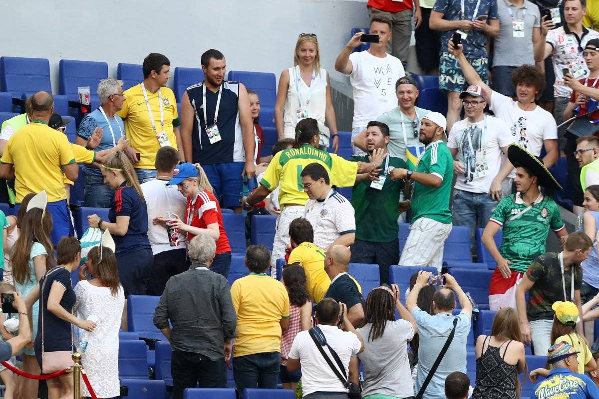 Peleas en el partido de México vs Brasil