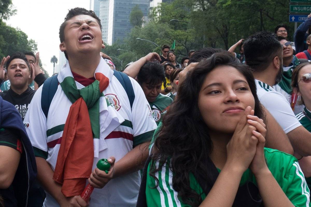 Afición mexicana sufre tras eliminación del mundial