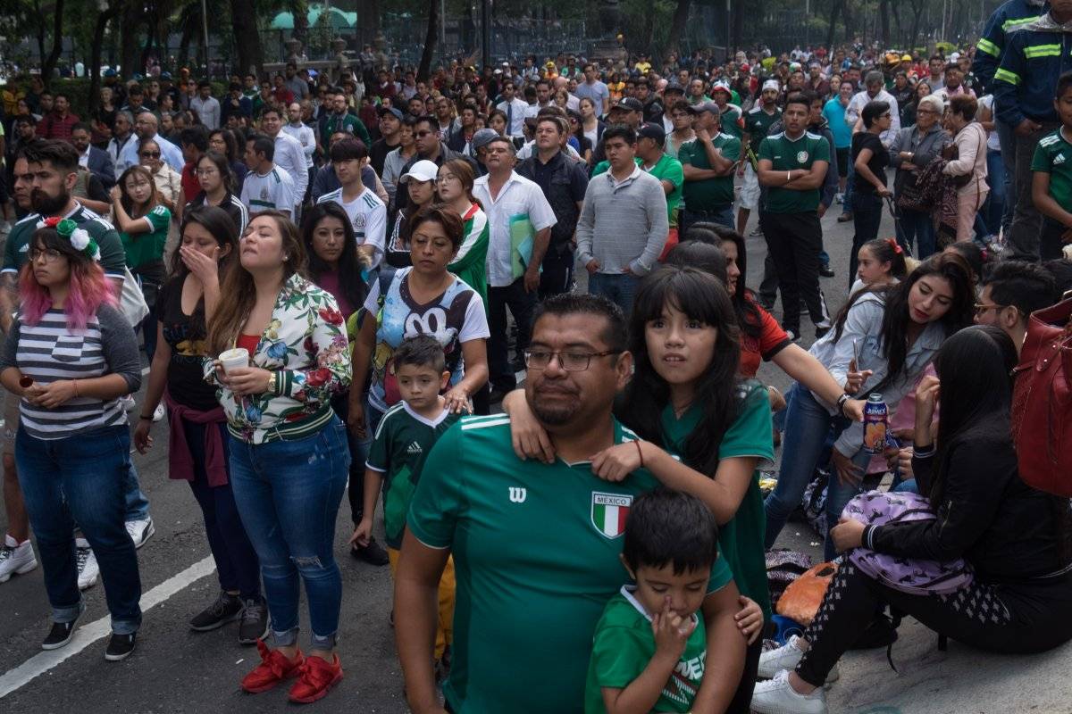 Afición mexicana sufre tras eliminación del mundial