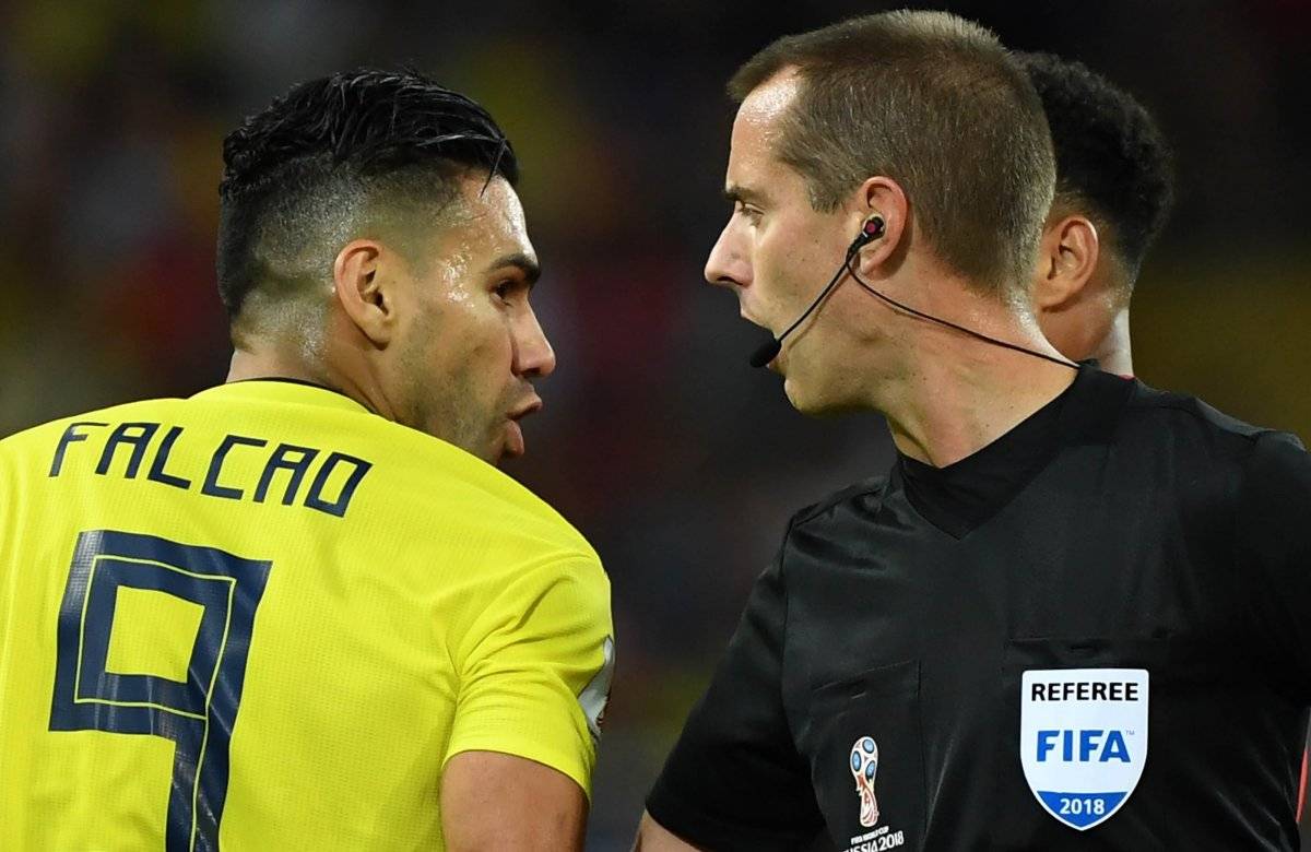 Falcao tuvo un fuerte cruce de palabras con el árbitro.