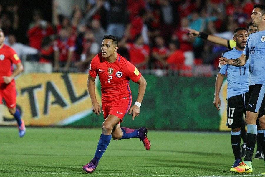 Alexis Sánchez fue la figura de la victoria 3-1 de Chile sobre Uruguay en Santiago / Foto: Agencia UNO