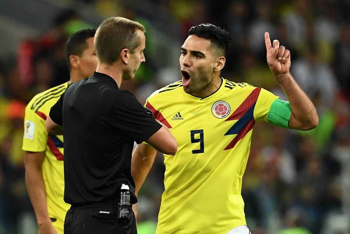 Falcao le reclamó al árbitro estadounidense