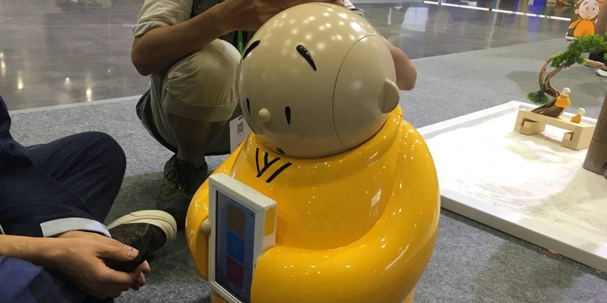 Chinos crean monje robot para templos budistas