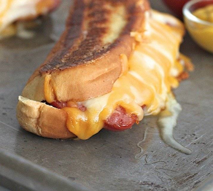 grilled cheese hot dog