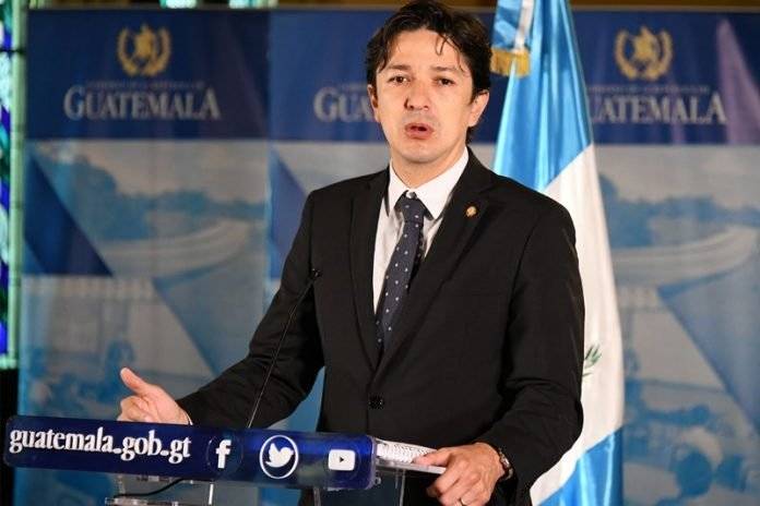 viceministro de Finanzas, Víctor Martínez