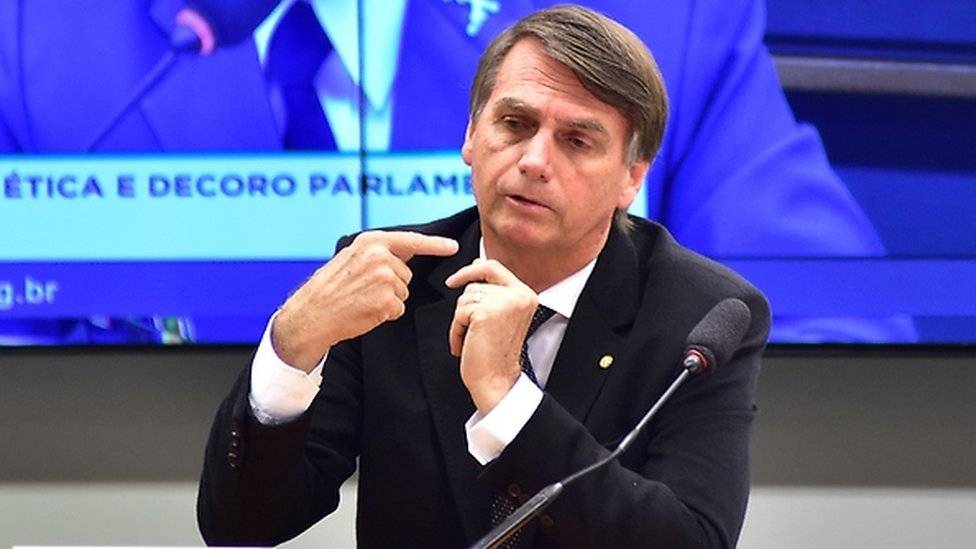 102367137bolsonarodecoro-7b3d6878da6345240099b4df90764d20.jpg