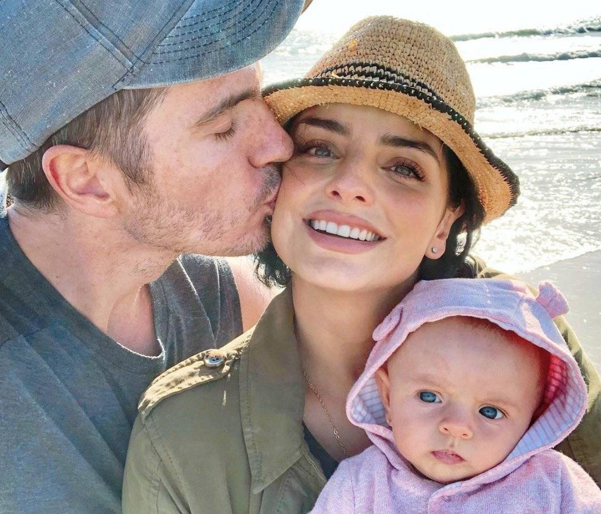 Aislinn Derbez