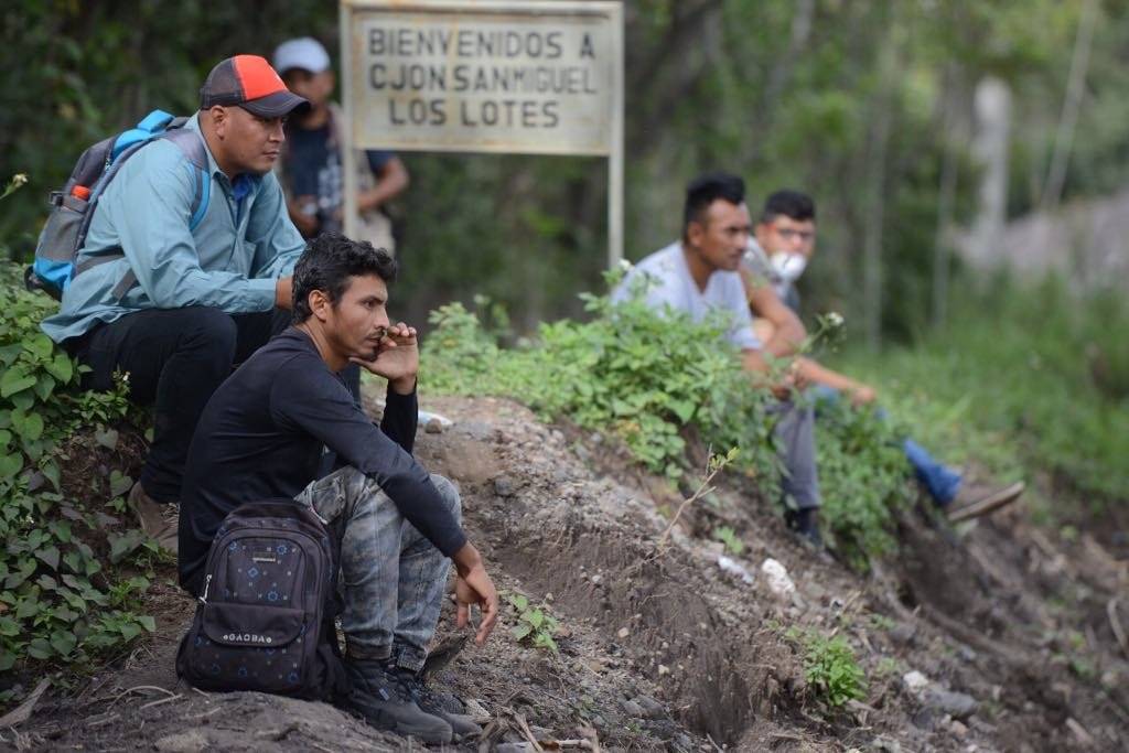 buscan a desaparecidos por erupción del volcán de Fuego en San Miguel Los Lotes