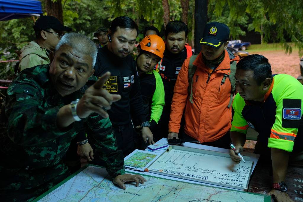 Anuncian invento para rescatar a niños de cueva en Tailandia