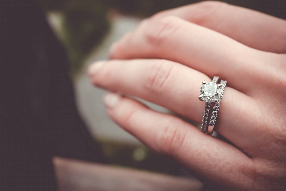 anillo de compromiso