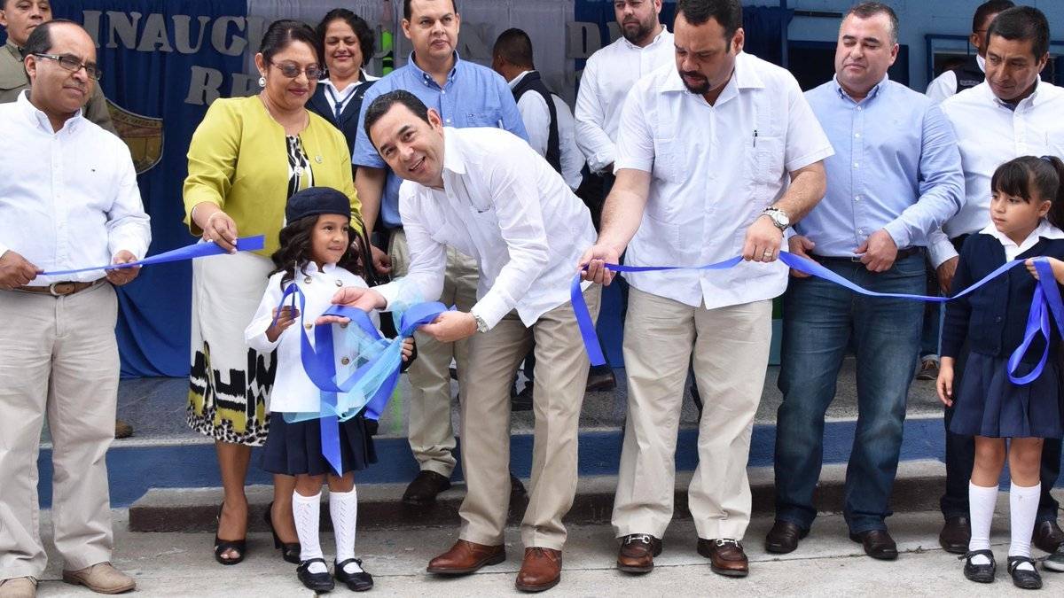 Gobierno entrega remozamiento de escuelas en Jalapa