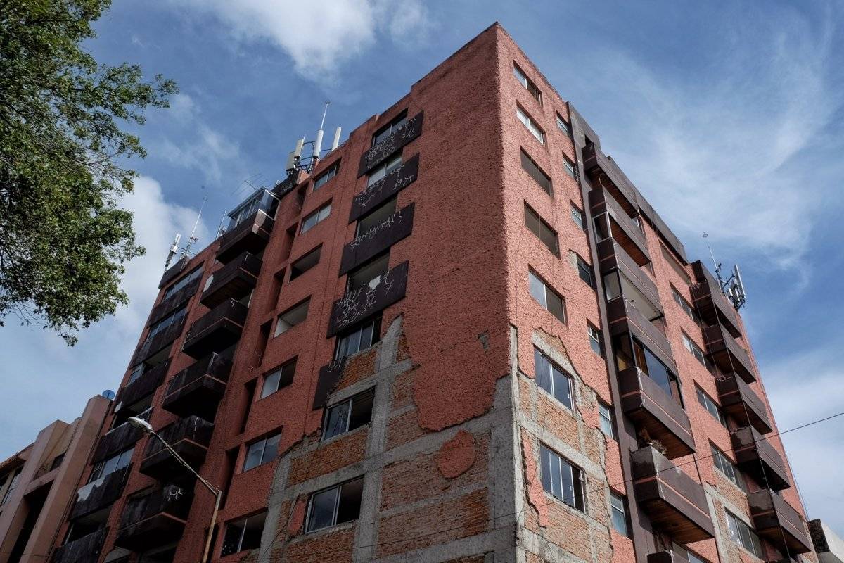 Demolición del edificio ubicado calle Laureles 87 afectado por el pasado sismo del 19 de septiembre en la delegación Coyoacán