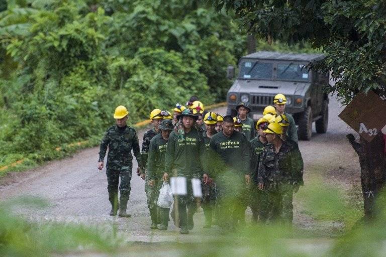 Parte de los elementos de socorro que ayudaron a rescatar a los niños
