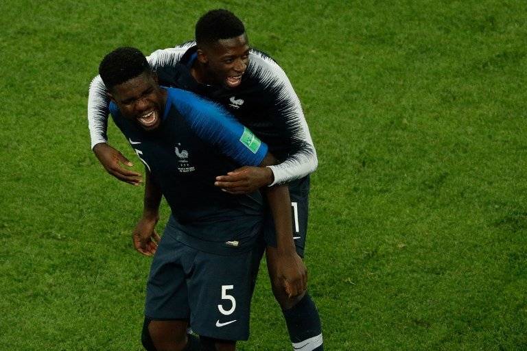 Umtiti celebra con Pogba