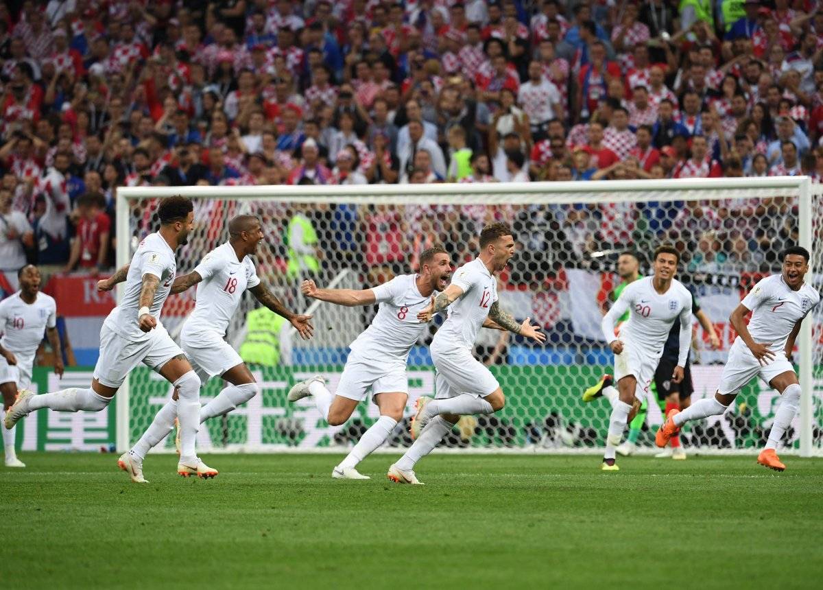 Trippier puso en ventaja a los ingleses