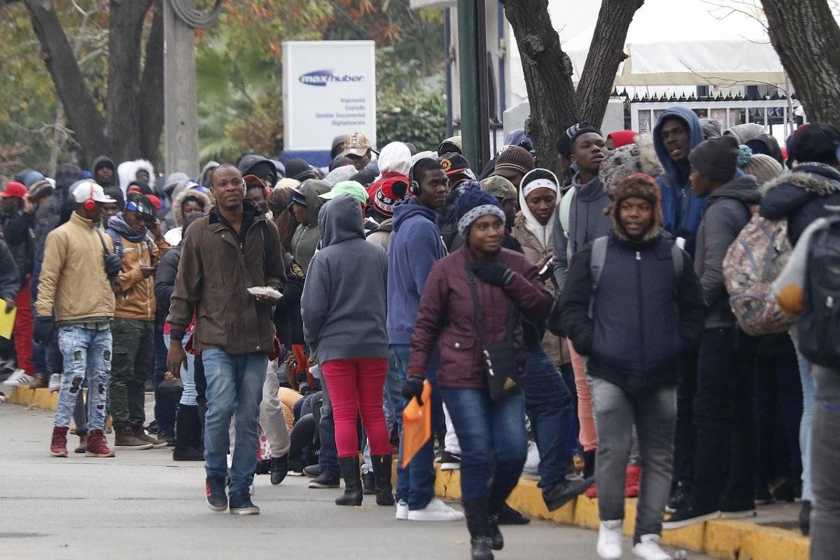 Largas filas en la embajada de Haití