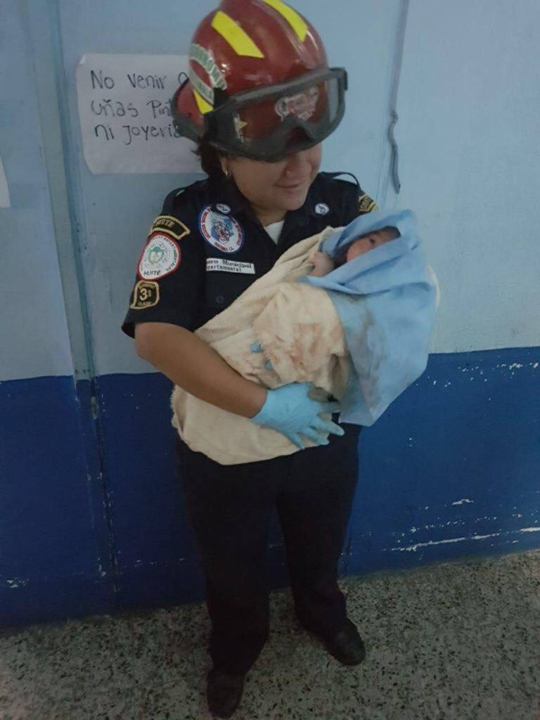 bebé nace en ambulancia en Huité, Zacapa
