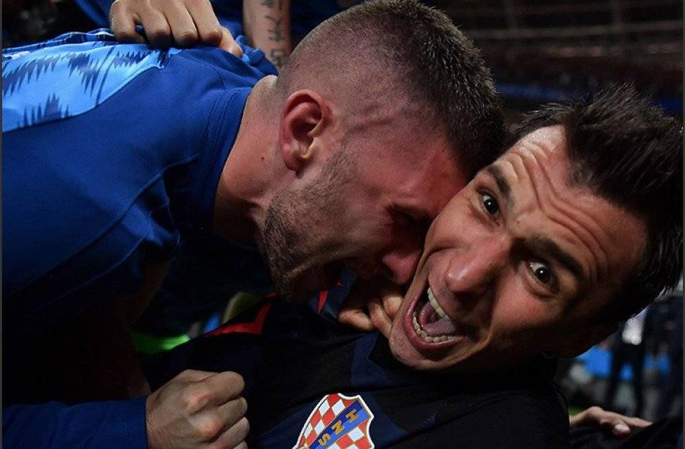 ¿Quién es el fotógrafo que fue derribado en el festejo de Croacia?