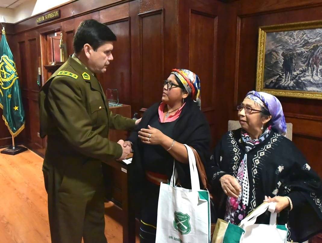 La curiosa reunión entre el alto mando de Carabineros y comunidades mapuche