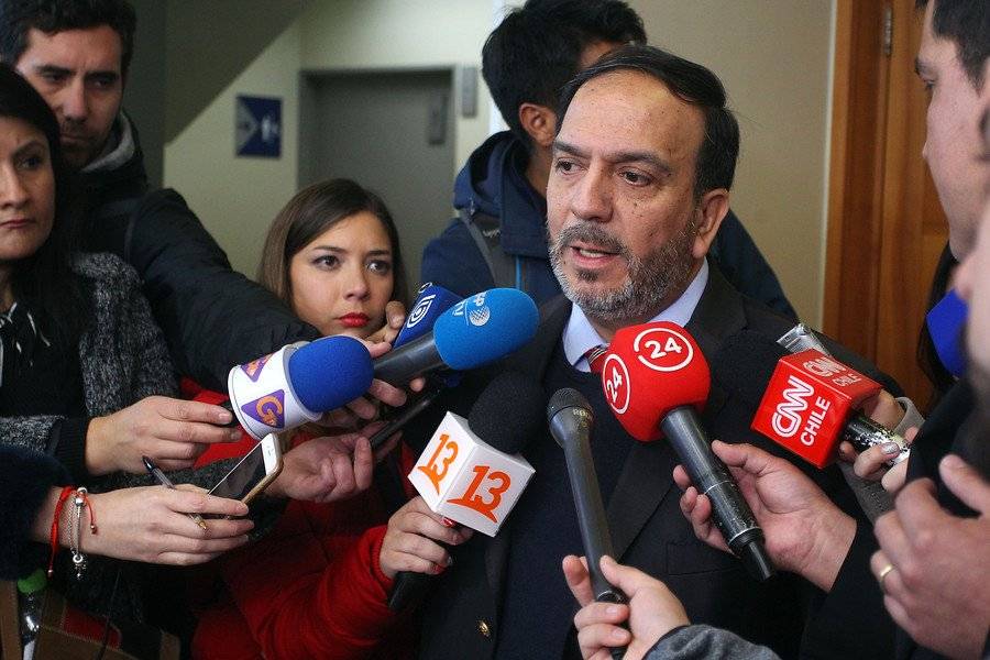 Gabriel Henríquez, abogado de sacerdote acusado de estupro