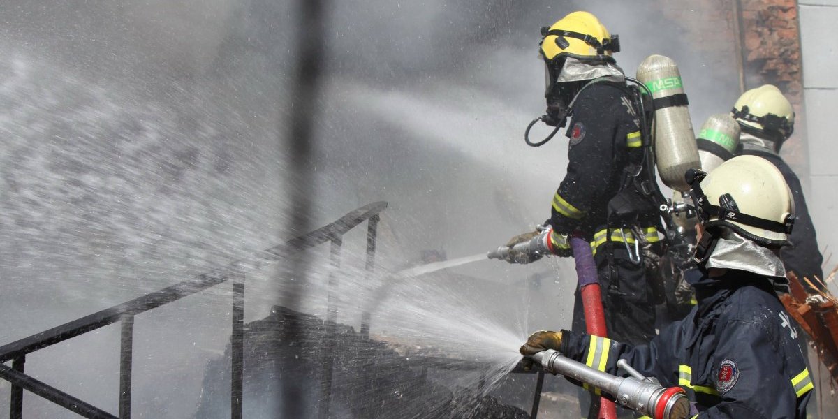 ExplosiÃ³n que generÃ³ impactante incendio en planta quÃ­mica de China dejÃ³ 19 vÃ­ctimas fatales