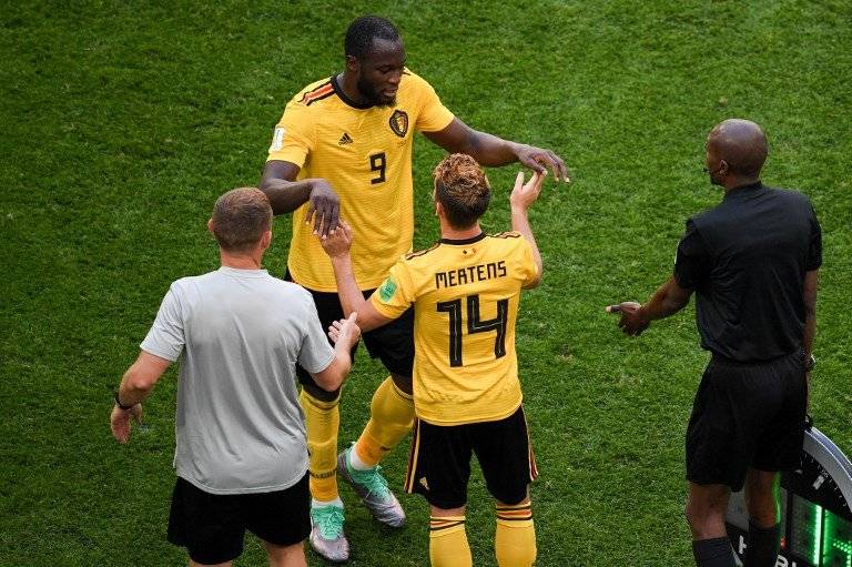 Lukaku abandona el terreno de juego e ingresa Mertens