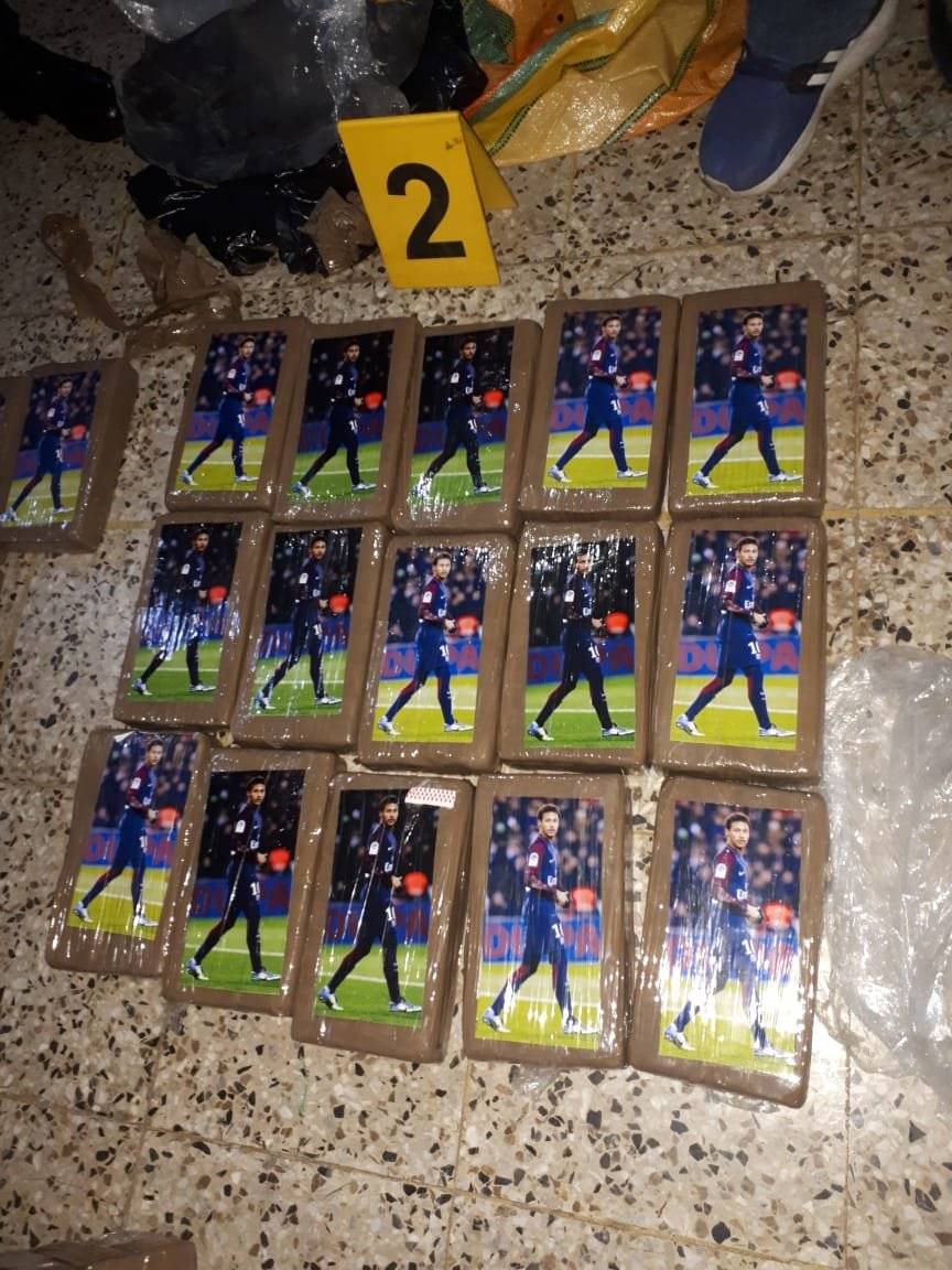 Paquetes incautados con la imagen de Neymar
