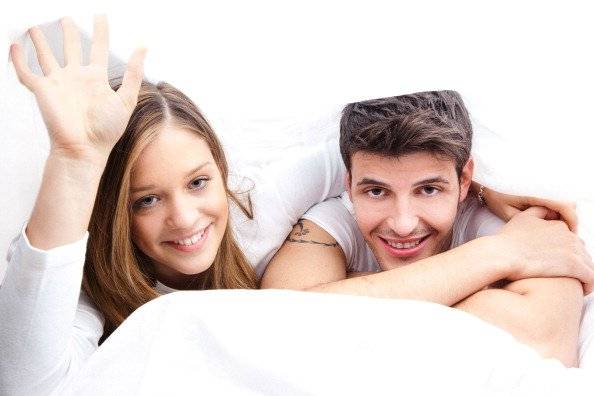 Estudio revela que a las personas guapas no se le dan las relaciones estables