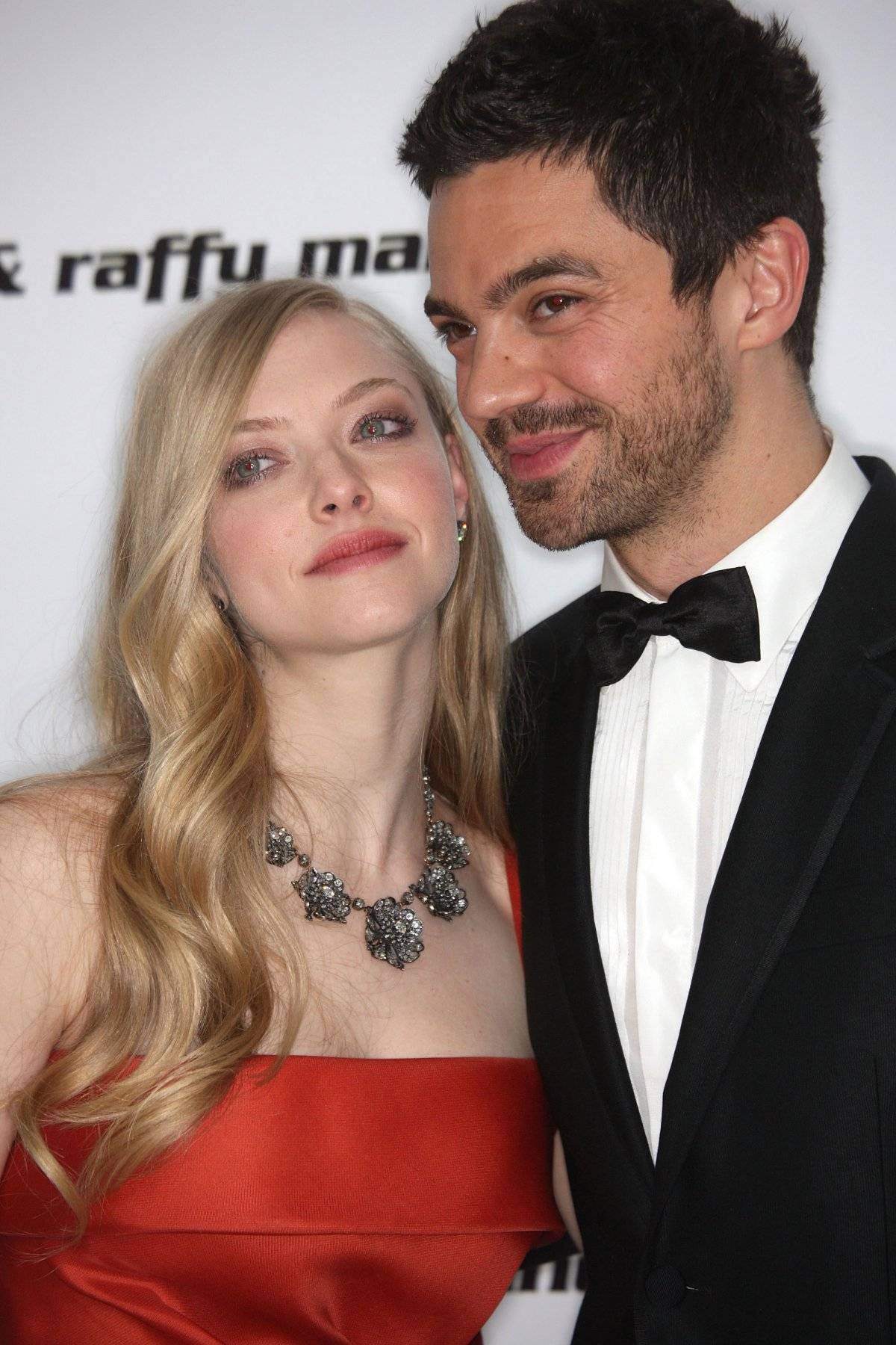 Amanda Seyfried e Dominic Cooper