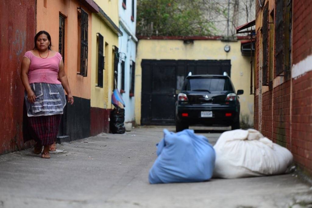localizan dos cadáveres envueltos en sábanas en la zona 6
